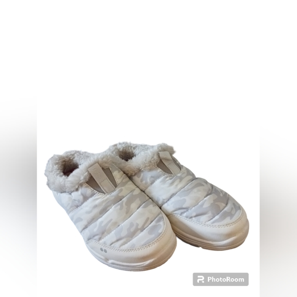 Ryka nylon camo faux fur surround fit slip on mules.  Womens size 7.5